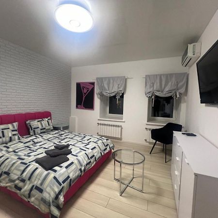 2-Room Luxury Apartment In The Center Киев Екстериор снимка