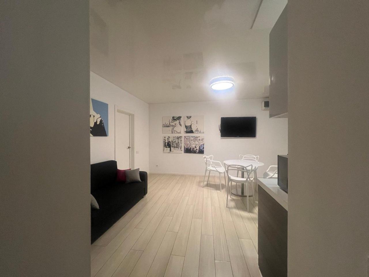 2-Room Luxury Apartment In The Center Киев Екстериор снимка