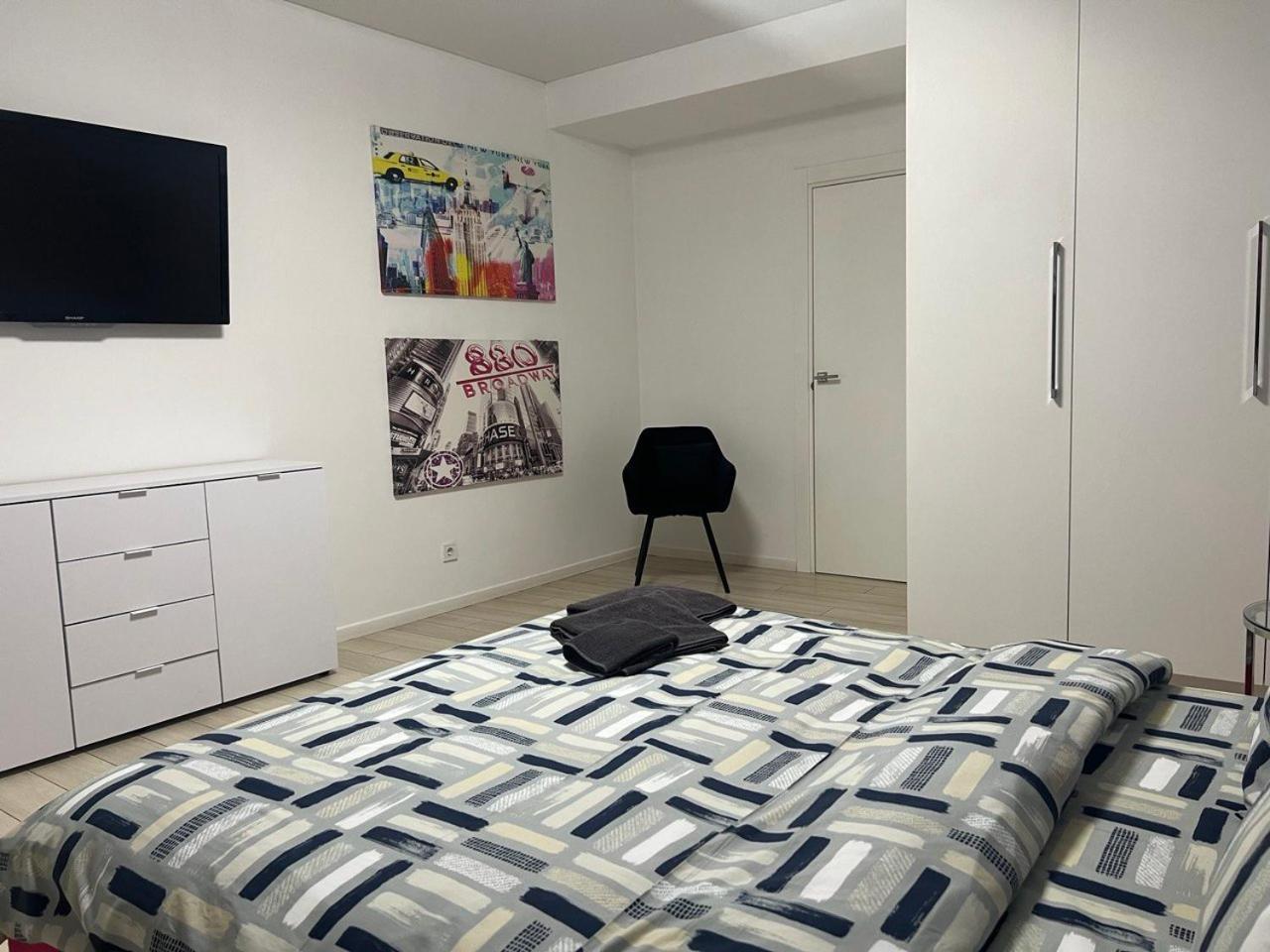 2-Room Luxury Apartment In The Center Киев Екстериор снимка