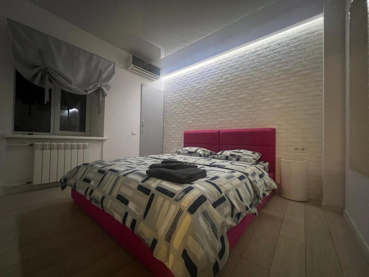 2-Room Luxury Apartment In The Center Киев Екстериор снимка