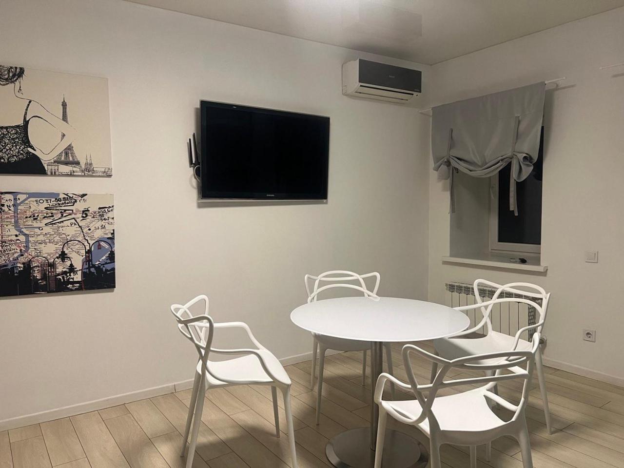 2-Room Luxury Apartment In The Center Киев Екстериор снимка